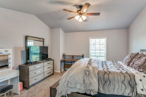 2150 Aspen Dr, Dallas TX  75227-8167 exterior