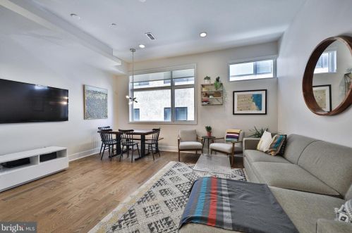 1427 Kater St, Philadelphia PA 19147-1851 exterior