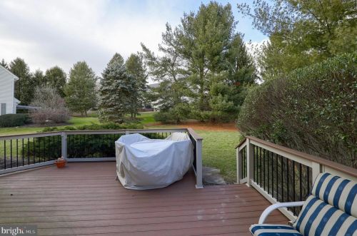 2933 Hearthside Ln, Lancaster PA 17601-1457 exterior