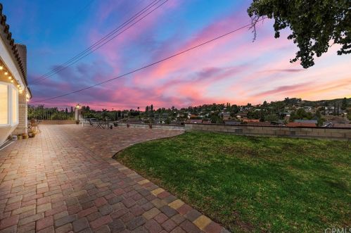 933 Verona Dr, Fullerton, CA 92835-3338