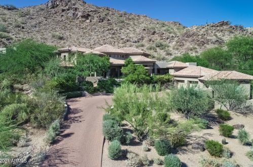 13841 Cyn Dr, Phoenix AZ 85016-2403 exterior