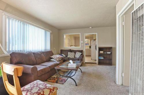 990 Julian St, Turlock CA 95380-3810 exterior