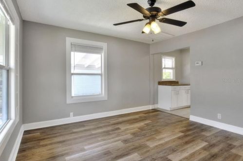 10712 Connechusett Rd, Tampa FL 33617-3410 exterior