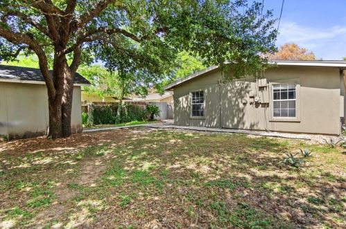 6609 Cruz St, Austin TX 78741-3519 exterior