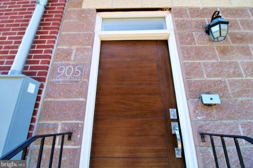 905 Diamond St, Philadelphia, PA 19122-1318