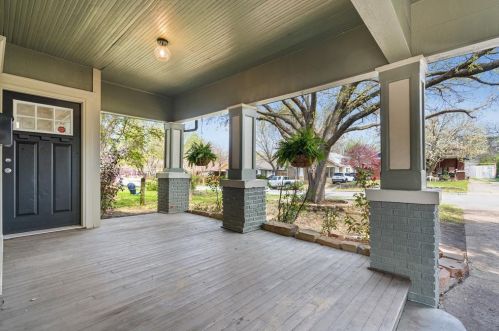 1023 Haines Ave, Dallas, TX 75208-4040