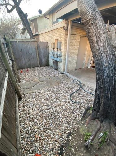 8811 Dawnridge Cir, Austin TX  78757-6847 exterior