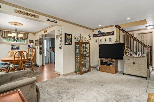 700 Edgewater Dr, Pittsburgh PA 15122-1119 exterior