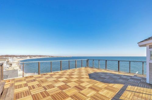 4 Lawrence Ct, Milford CT 06460-7336 exterior