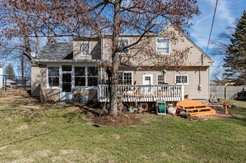 2440 Lewis Ave, Waukegan IL 60087-3056 exterior