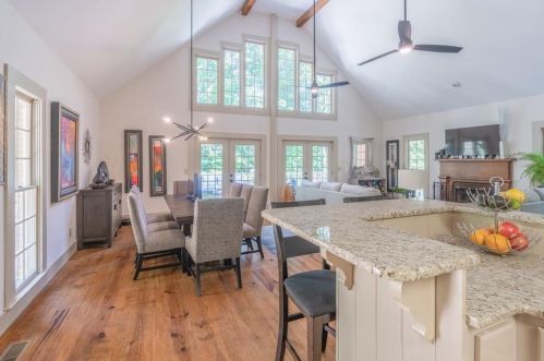 3151 Dockside Dr, Gainesville GA 30501-1470 exterior