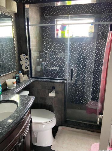 8 Cortelyou St, Huntington Station, NY 11746-3407