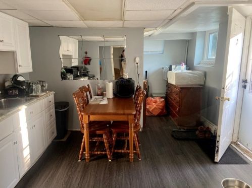 42 Godfrey St, Taunton MA 02780-7031 exterior