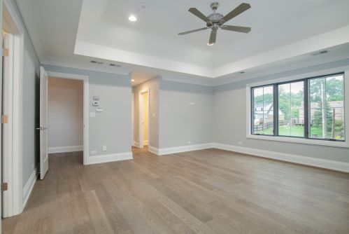 642 Hillside Ave, Elmhurst IL 60126-4247 exterior