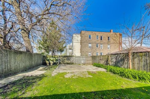 8908 Dorchester Ave, Chicago IL 60619-7005 exterior