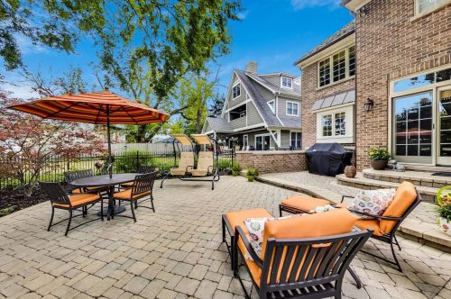 329 Kenmore Ave, Elmhurst IL 60126-3517 exterior