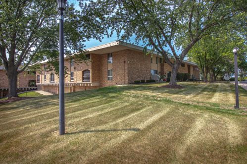 11907 Appleton Ave, Milwaukee WI  53224-4931 exterior