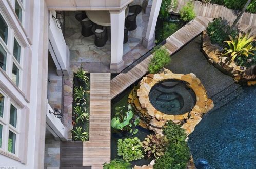 3675 Gordon Dr, Naples FL 34102-7961 exterior