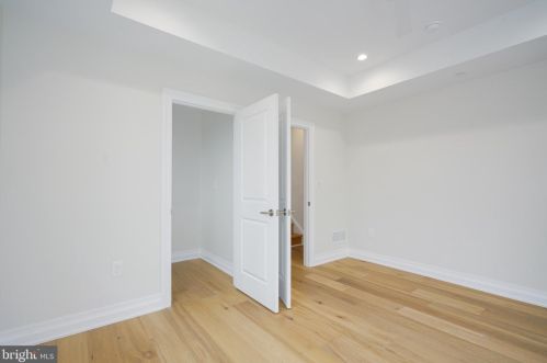 516 21 St, Philadelphia PA 19130-1401 exterior