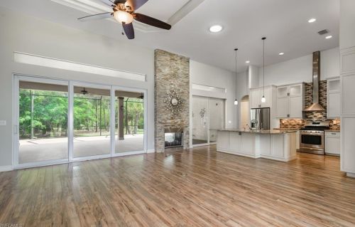 320 18 Ave, Naples FL 34120-2772 exterior