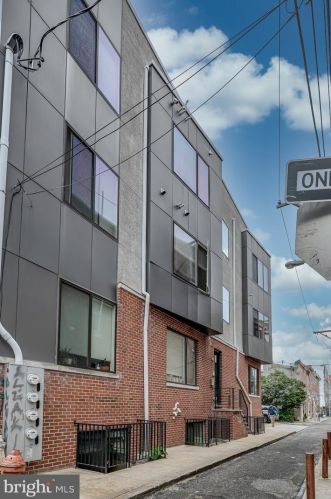 717 17th St, Philadelphia PA  19130-2833 exterior