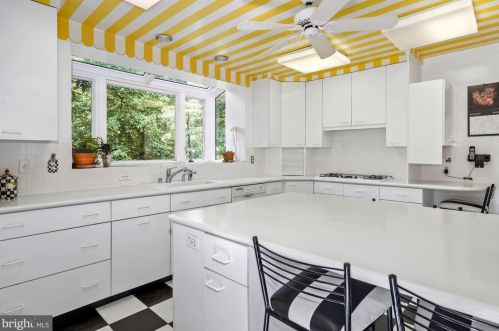 2852 Albemarle St, Washington DC 20008-2134 exterior