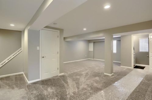 1093 Lakemont Dr, Pittsburgh PA  15243-1817 exterior