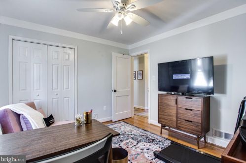 1841 Birch Rd, Mc Lean VA 22101-5317 exterior