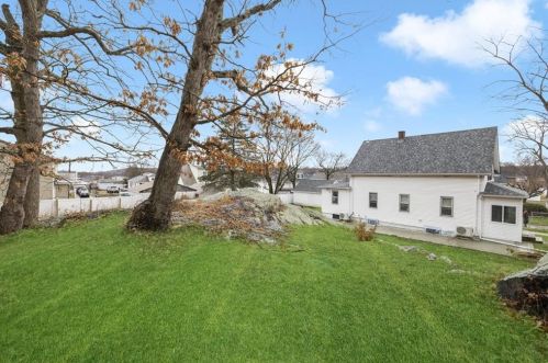 22 Oakland Ave, Providence RI  02919-4307 exterior