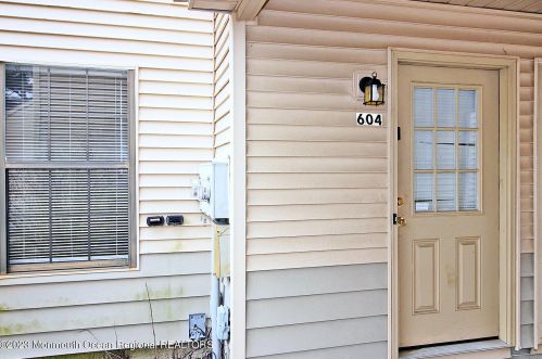 604 Larkspur Ln, Jackson Twp, NJ 08527-4180