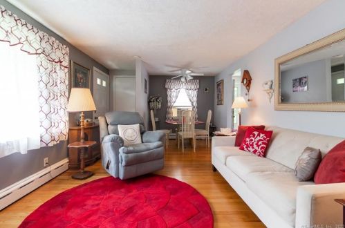 26 Allen St, Enfield CT 06082-4715 exterior