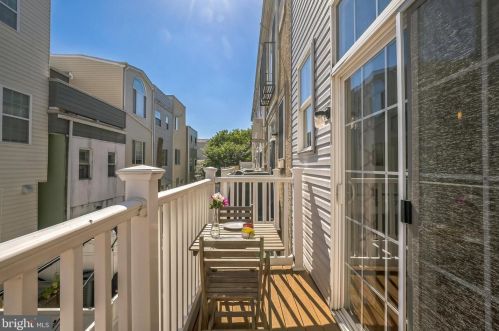 1011 Dorrance St, Philadelphia PA 19146-2650 exterior