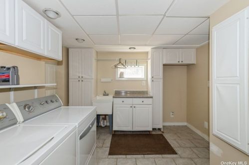 106 Winding St, Huntington Station NY 11746-1251 exterior