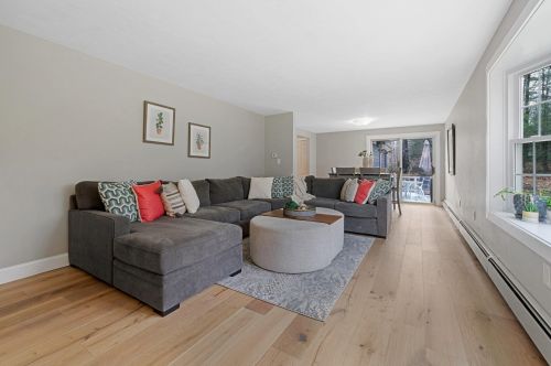 19 Laurel Dr, Concord NH  03304-4321 exterior