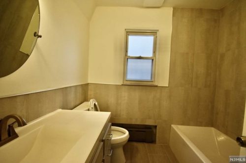 166 Morningside Ln, Palisades Park NJ exterior