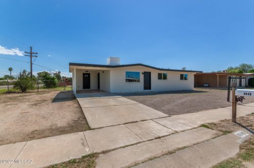 8640 Mormon Dr, Tucson, AZ 85730-2018