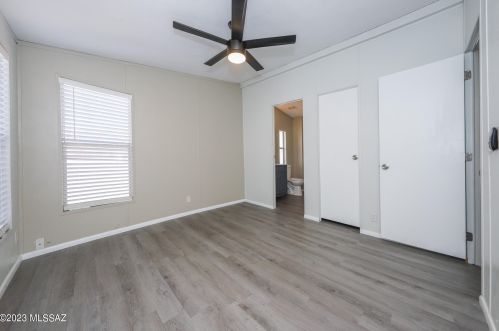 55 King Rd, Tucson AZ 85705-3217 exterior