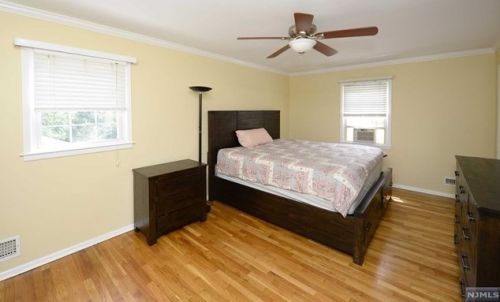 5 Middletown Rd, Montvale NJ  07645-2413 exterior