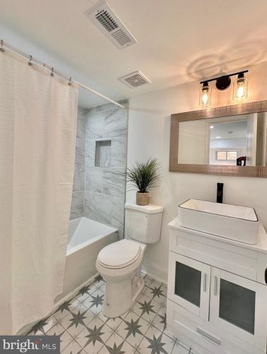 4709 Clay St, Washington DC 20019-1437 exterior