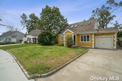 97 Jedwood Pl, Valley Stream, NY 11581-2539