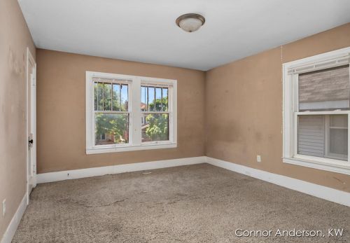 1247 Sherman St, Grand Rapids MI 49506-2614 exterior