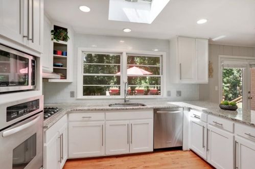 1861 Crestline Dr, Atlanta GA  30345-3871 exterior