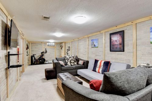 551 116, Milwaukee WI 53226-3610 exterior