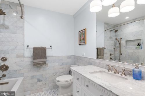 238 Parker St, Washington DC 20002-3528 exterior