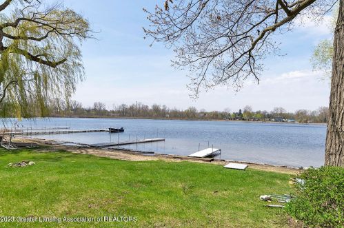 5855 Carlton St, Haslett, MI 48840-8857