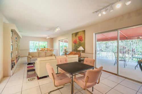 7704 Forest Green Ln, Boynton Beach FL 33436-8835 exterior