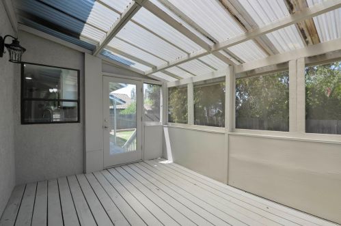 2103 Bristol Park Cir, Turlock CA  95382-2965 exterior