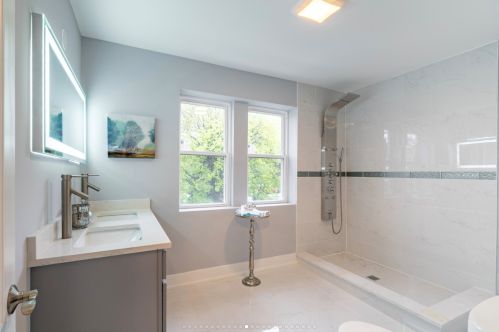 4501 Kilbourn Ave, Chicago IL 60646-5940 exterior