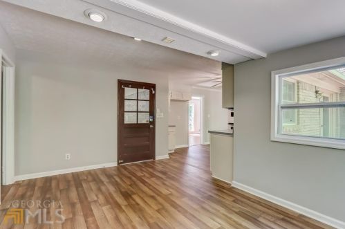 6161 Greenbrook Dr, Austell GA exterior