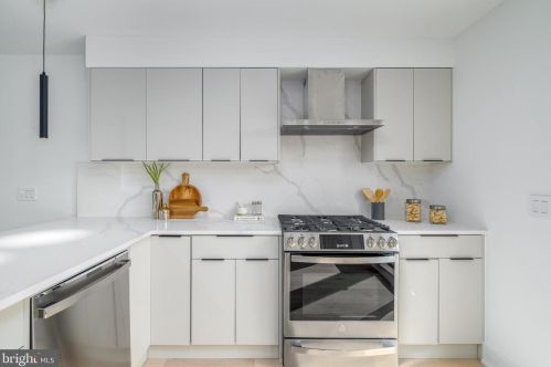 2612 Hagert St, Philadelphia PA 19125-1209 exterior